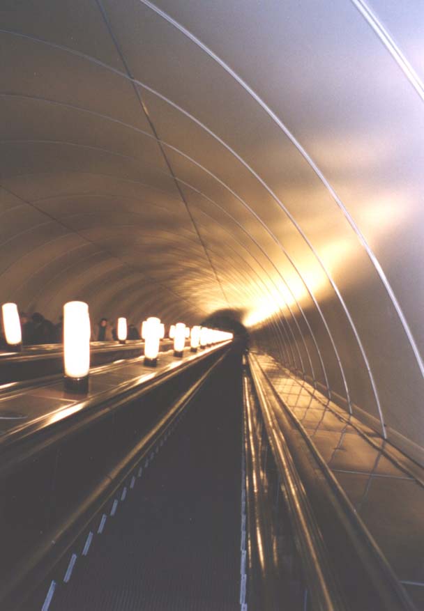 metro, foto Arend van Beek